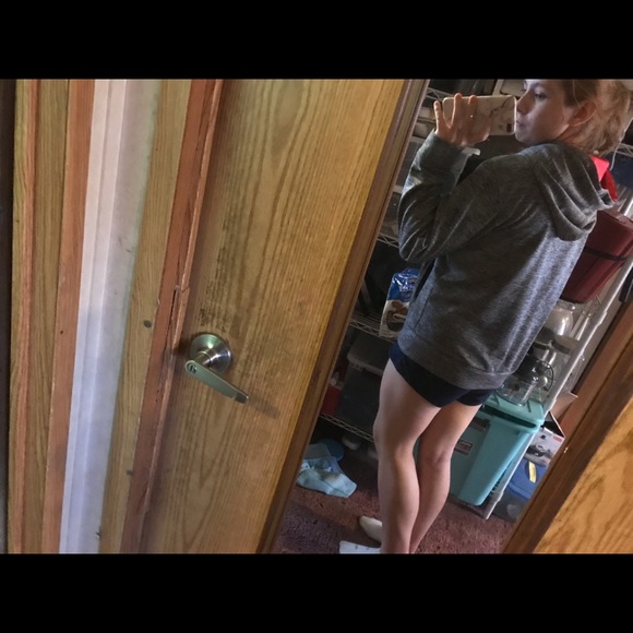 Grey and pink under armour  hoodie - Picture 4 of 5